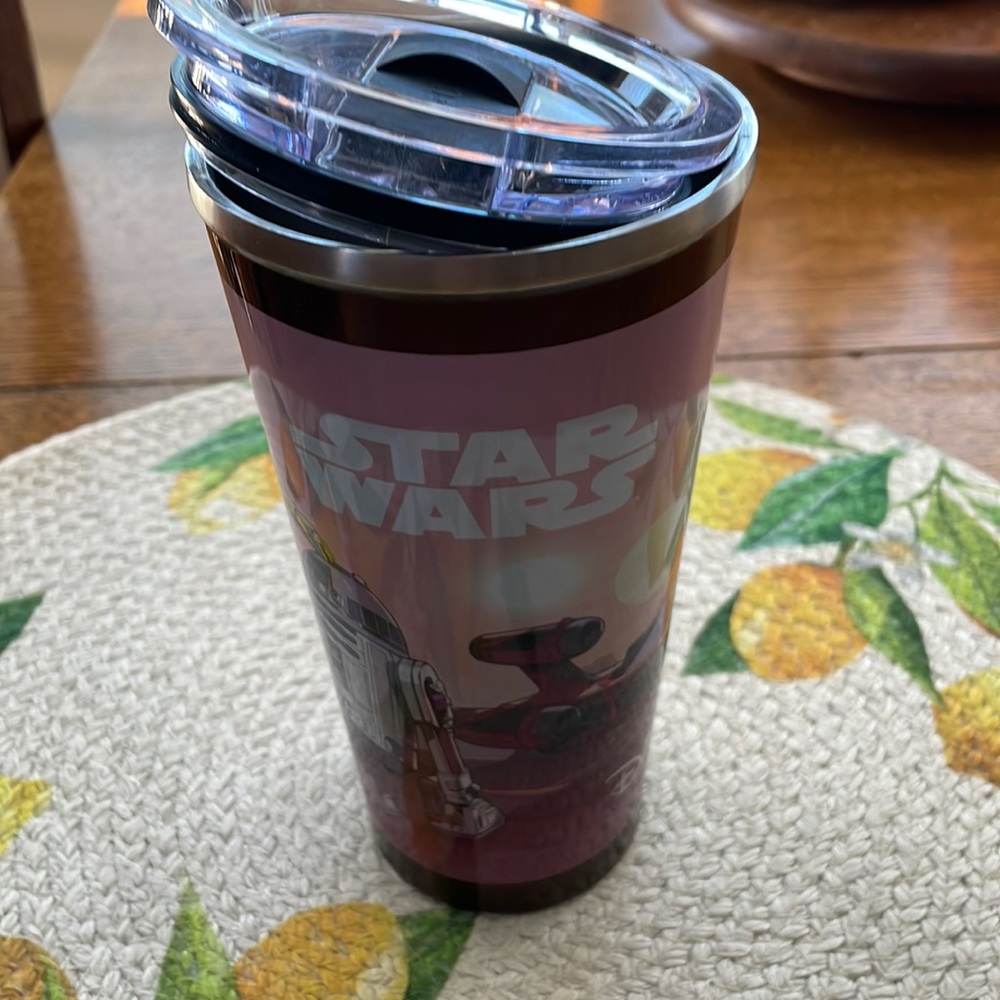 Disney’s exclusive Park Star Wars mug with a lid